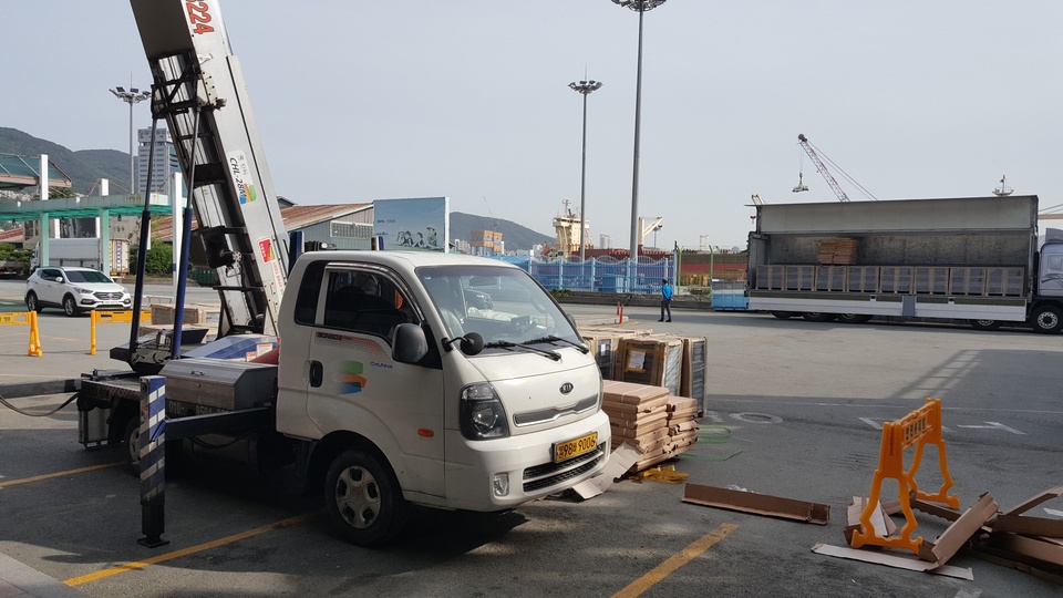 사다리차 양중으로 인한 악세스플로어 단가 상승