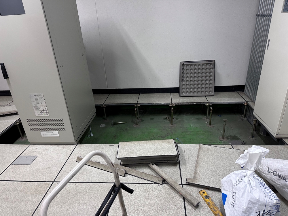 악세스플로어 단차로 인한 부분 교체(전)