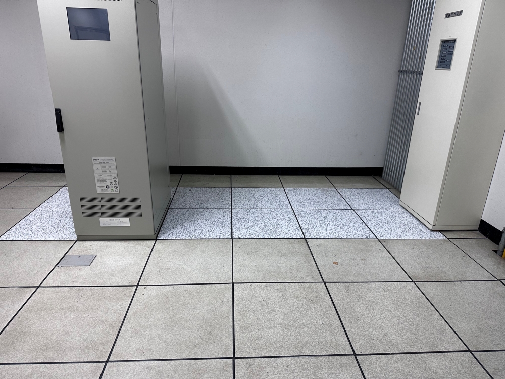 악세스플로어 부분 교체(완료)