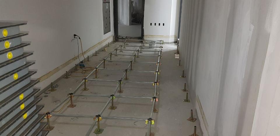 하중 지지를 위한 스트링거(프레임) 체결