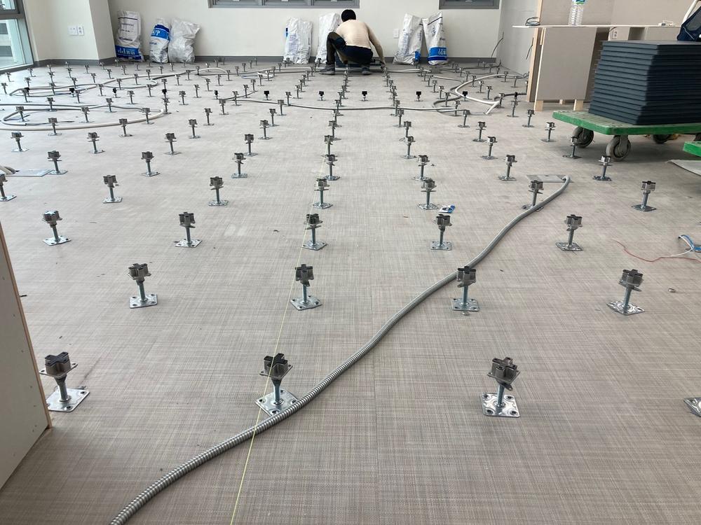 OA플로어의 지지대(프레임 없음)