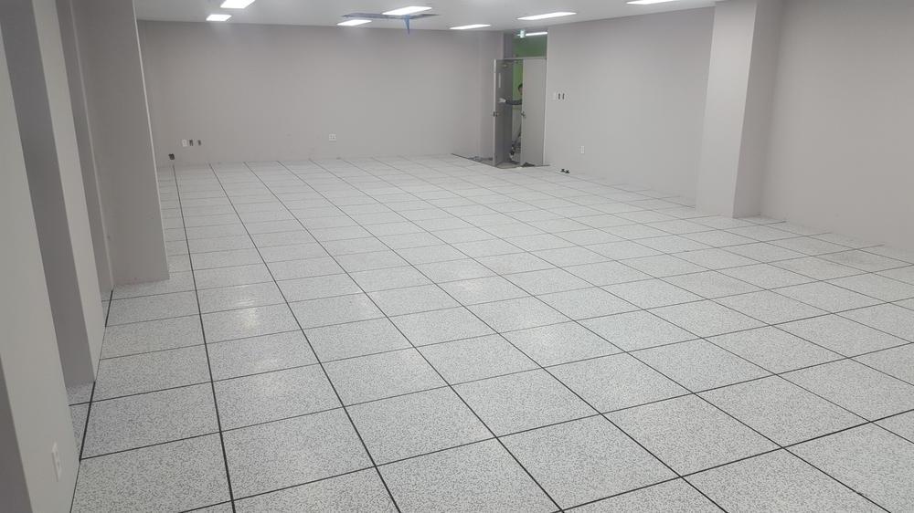 철저한 사전 점검 및 꼼꼼한 시공으로 완성된 악세스플로어 시공 현장